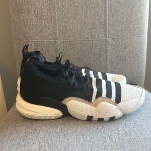 Trae Young Adidas Men's Basketball Shoes